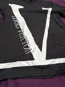 Louis Vuitton V Logo T-Shirt
