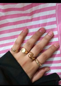 Set of 4 Gold-Tone Fashion Rings