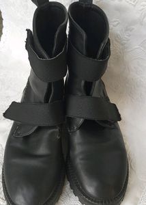 Alexander McQueen boot 🥳🥳