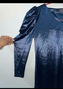 Sleek Blue Velvet Bodycon Dress