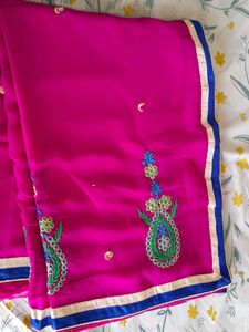 😊Elegant Pink Embroidered Saree