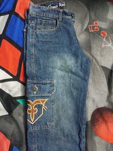Straight Jeans With 2 Extra Pockets