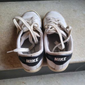 Nike court sneaker