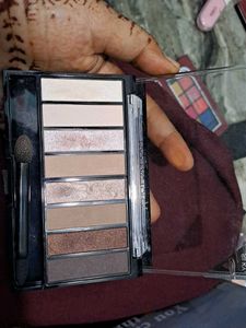 MAX Eye Shadow Palette
