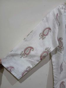 Elegant Paisley Print Kurta
