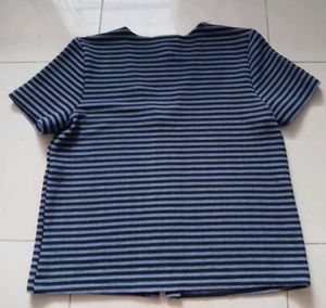 Striped V-Neck Top😍💙