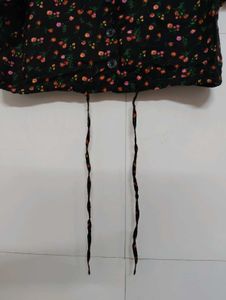 Cute Black Floral Tie-Front Crop Top