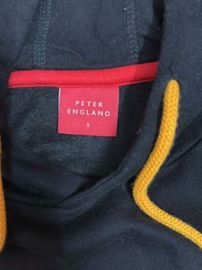 Peter England Sleeveless Hoodie