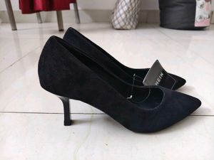 Black Suede Kitten Pumps