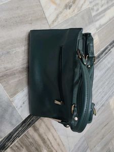 Elegant Green Crocodile Embossed Handbag
