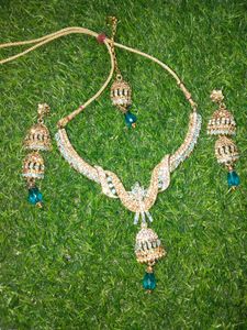 Blue White golden necklace set