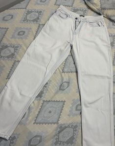 Graphic Tank Top With Jeans Combo