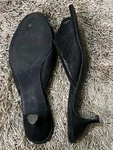 Comfy Black Slides