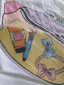 9-10 year Girls White T-Shirt with Fun Graphic