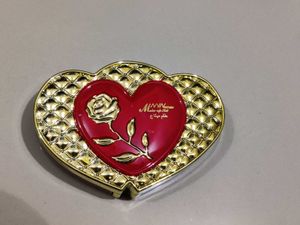 Heart Shaped Make-up Kit +2 freebies