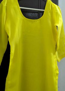 Yellow Embroidered Kurta Set with Blue Dupatta | M