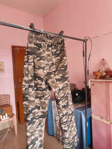 Trendy Camo Print Women's Pants