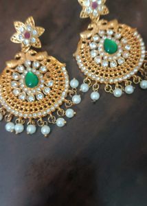 Grab it fast 🚴 2 Earing set Most beautiful desig