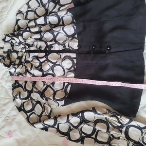Stylish Black &amp; White Patterned Top