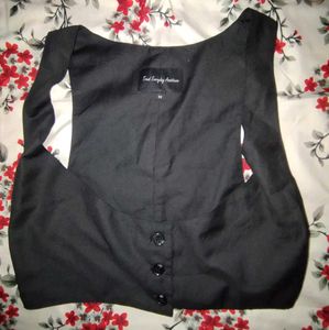 Crop Black Vest