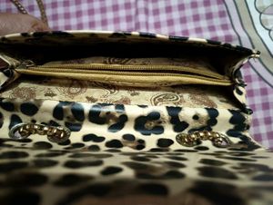 Stylish Leopard Print Crossbody Bag