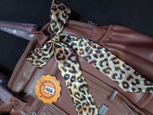 Brown Hand Bag/Shoulder Bag 🤎