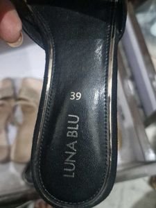 size 39/40 Sandals - Flats &amp; Sandal