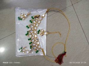 Elegant Kundan Necklace Set with Earrings