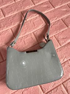 Chic Grey Croc Shoulder Bag