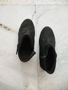 Black Boots