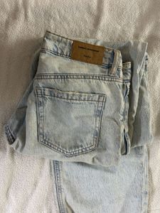 Zara Light Wash Baggy Jeans