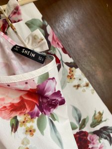 Floral Print bow back Top