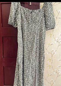 Chic Green Floral Smocked Top