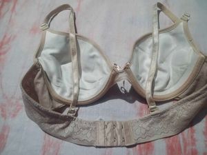 Lace Detail Padded Bra