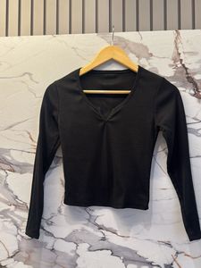 Classic Black Long Sleeve V-Neck Top