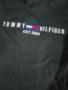 Tommy Hilfiger Black tshirt