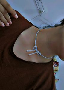 Bow Necklace