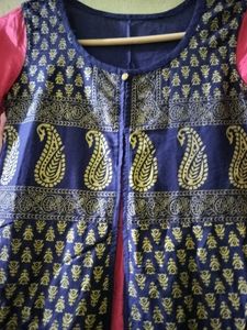 Elegant Kurta with Paisley Print