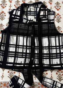 Black &amp; White Crop Top