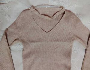 Ribbed V-Neck Long Sleeve Top
