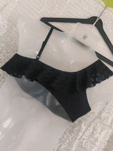 Black Ruffle Detail Bra