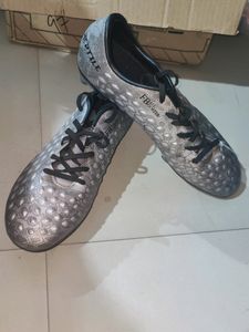 Nivia Mens Football Shoes. Unused. No Offer Coins