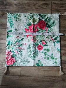 Its A Set Of 2 Pc Floral Canvas Cushion.