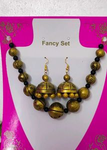 Elegant Gold &amp; Black Beaded Necklace Set
