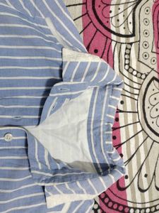 Very comfortable blue shirt with embroidery