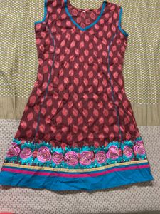 Women Embroidered Kurti