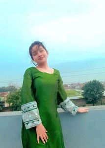 Elegant Green Kurta with Embellished Sleeves