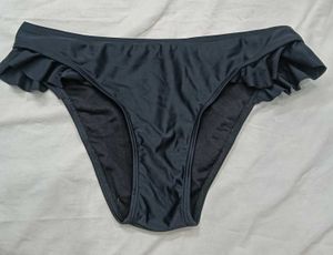 Black Ruffle 🪔Bikini Bottom