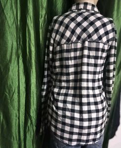 women's black check regular shirt