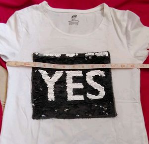 H&amp;M White Tee with 'YES' Sequins